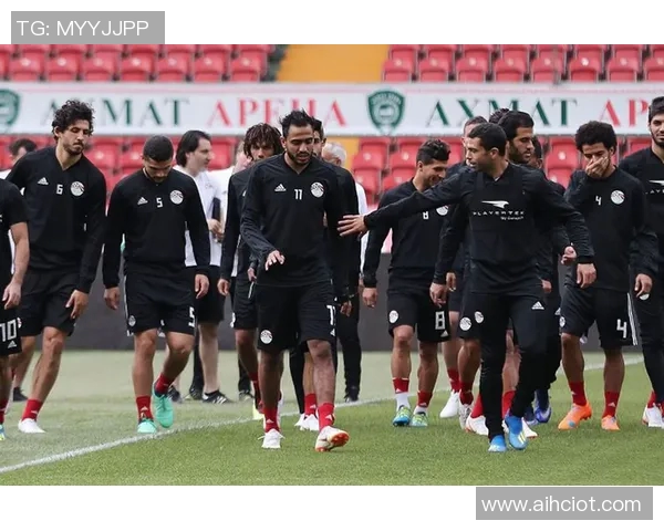 埃及与乌拉圭比赛中主裁判的判罚争议引发热议 埃及与乌拉圭比赛中主裁判的判罚争议引发热议